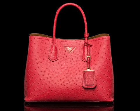 Túi Prada Ostrich Tote trong top hàng hiệu đắt tiền