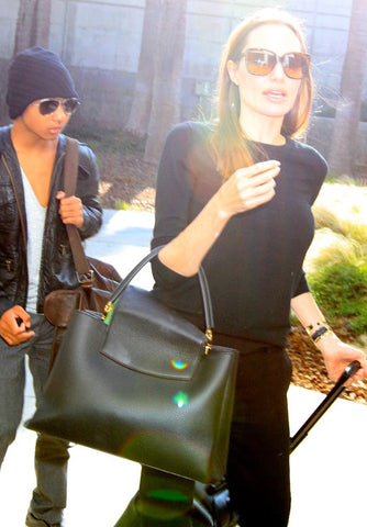 Túi da đen to bản sang trọng Louis Vuitton Capucines Bag