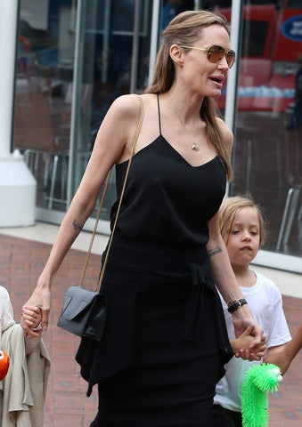 Túi mini mang tên Saint Laurent Betty màu đen