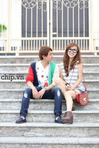 Túi xách họa tiết đinh tán