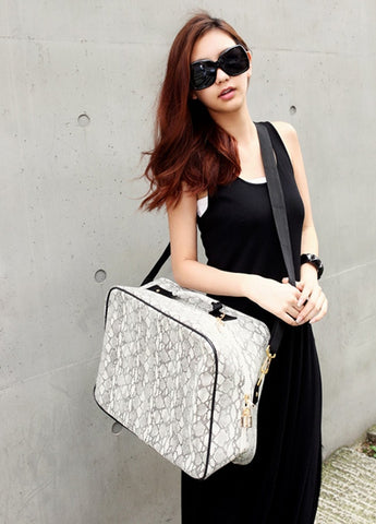 Túi big size họa tiết da, phá cách